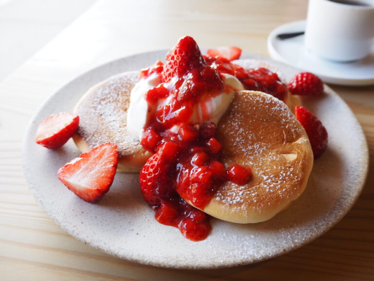 佐用産いちごのパンケーキ（KUMOTSUKI）