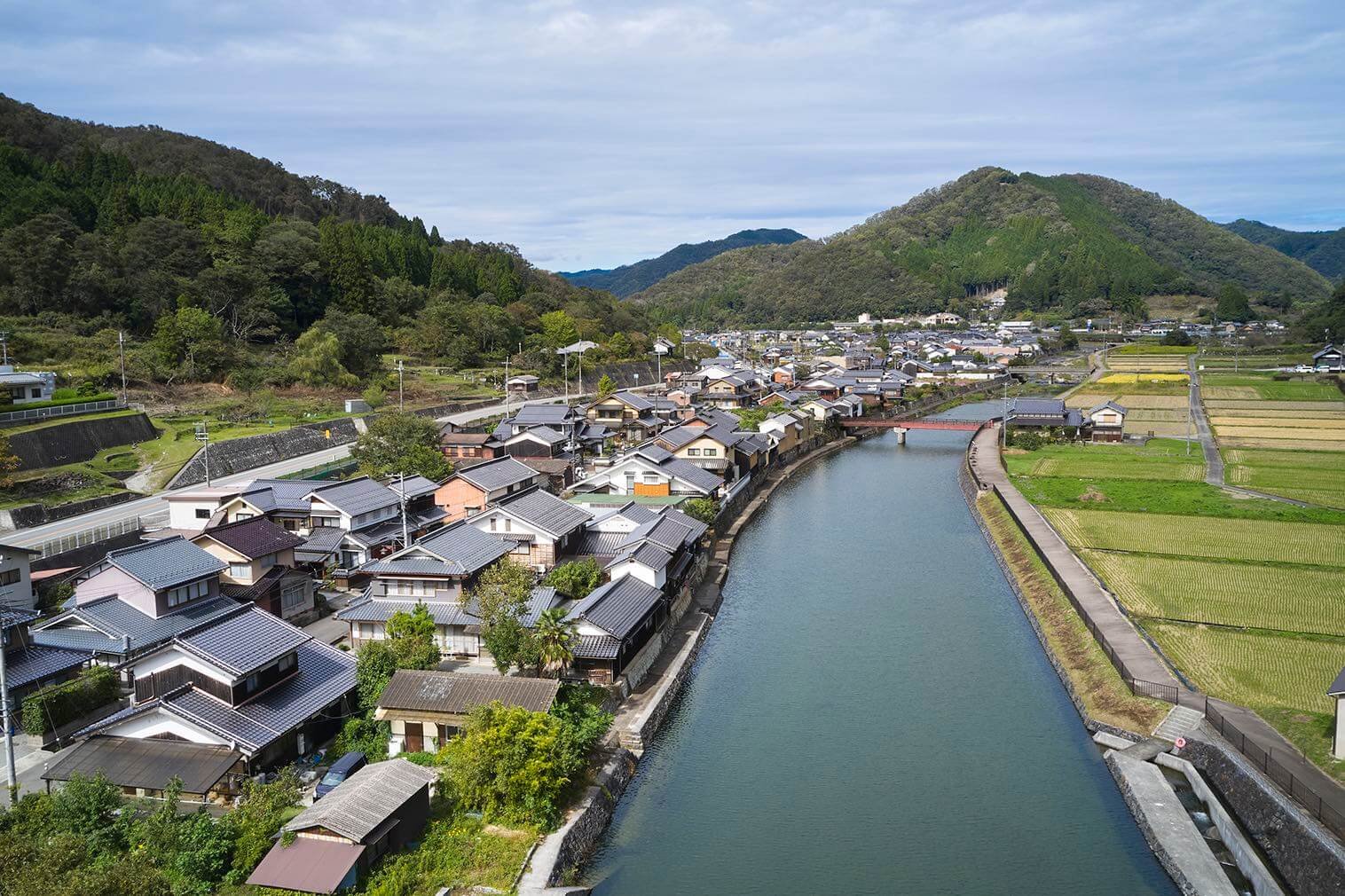 平福の町並みと佐用川